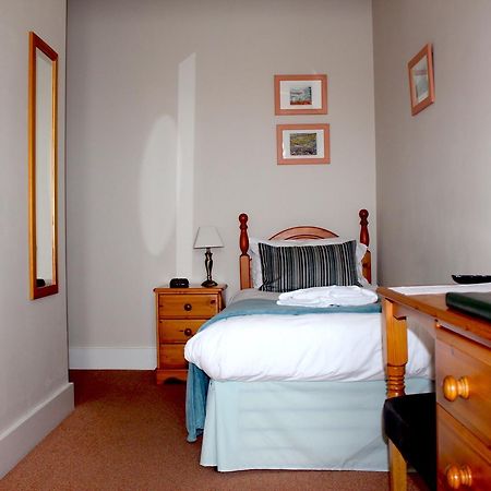 By The Sea Bed And Breakfast Eastbourne Ngoại thất bức ảnh
