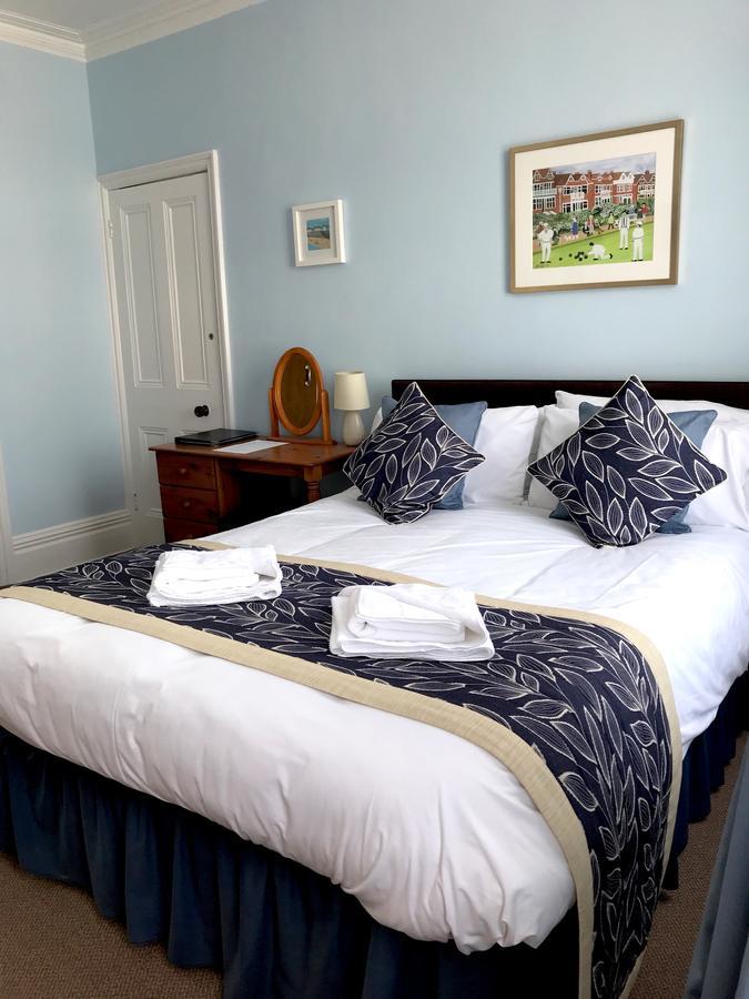 By The Sea Bed And Breakfast Eastbourne Ngoại thất bức ảnh