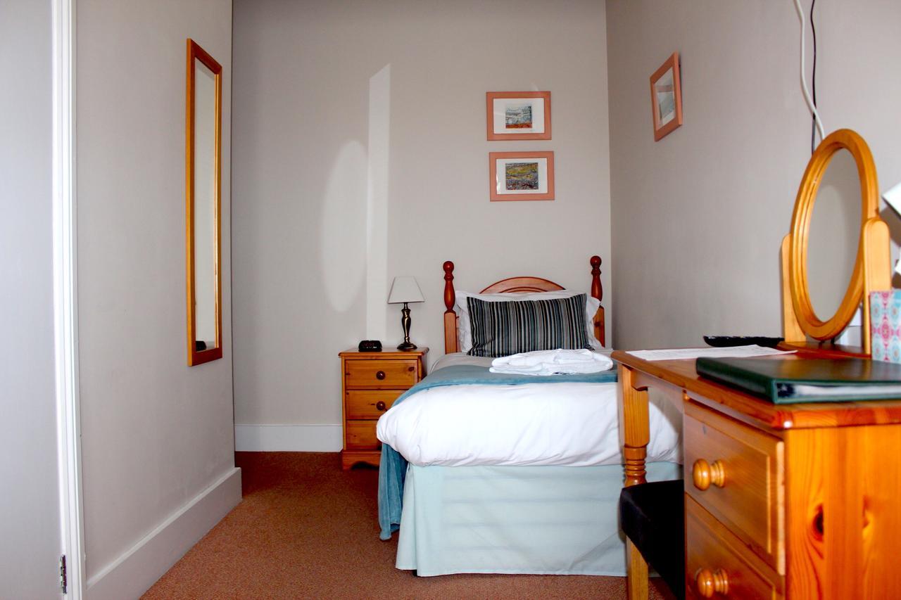 By The Sea Bed And Breakfast Eastbourne Ngoại thất bức ảnh