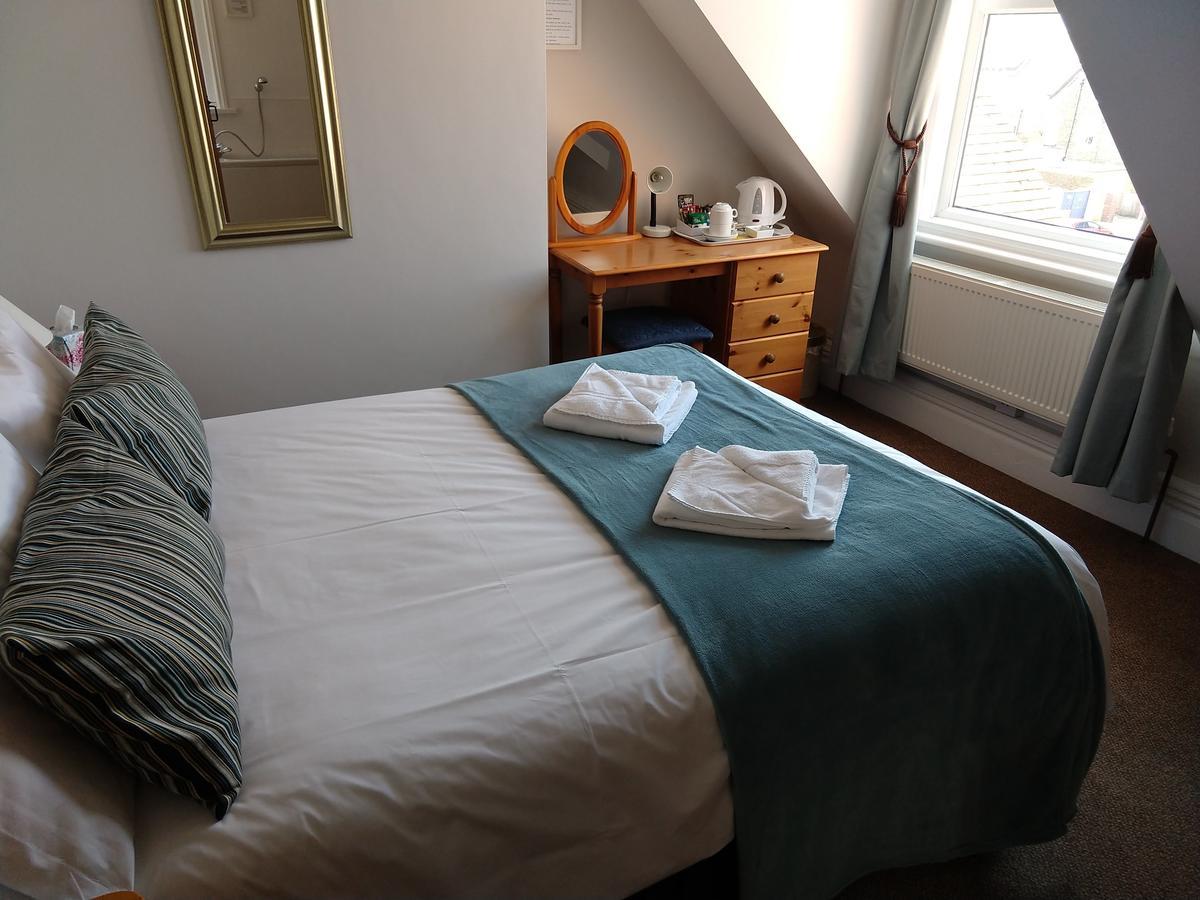 By The Sea Bed And Breakfast Eastbourne Ngoại thất bức ảnh