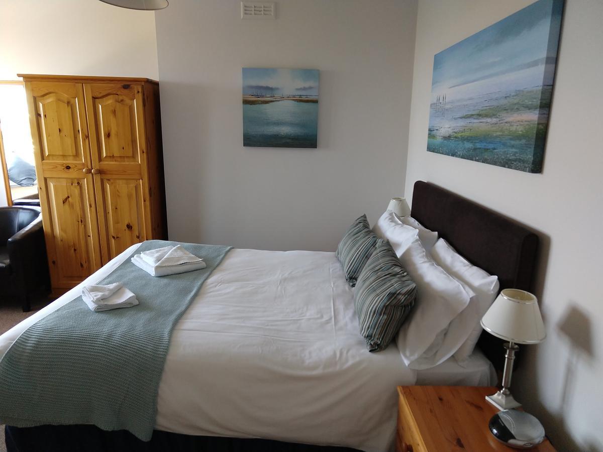 By The Sea Bed And Breakfast Eastbourne Ngoại thất bức ảnh