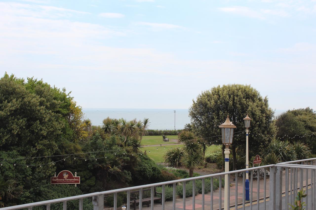 By The Sea Bed And Breakfast Eastbourne Ngoại thất bức ảnh