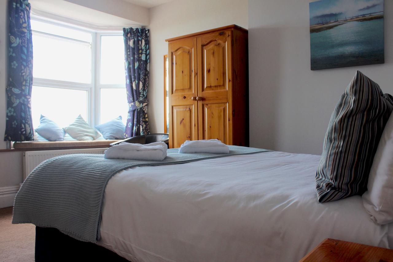 By The Sea Bed And Breakfast Eastbourne Ngoại thất bức ảnh