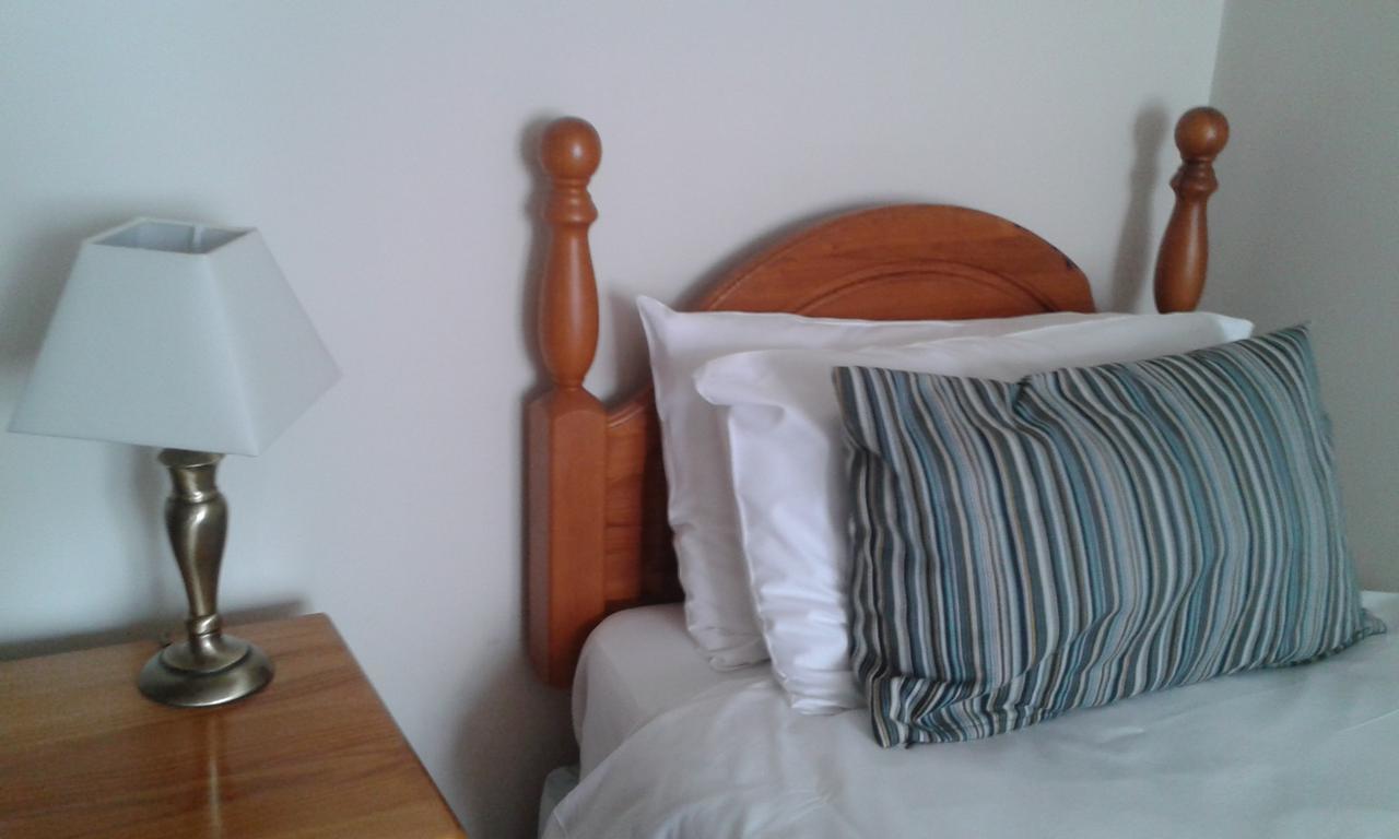 By The Sea Bed And Breakfast Eastbourne Ngoại thất bức ảnh