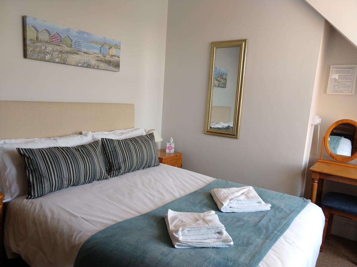 By The Sea Bed And Breakfast Eastbourne Ngoại thất bức ảnh