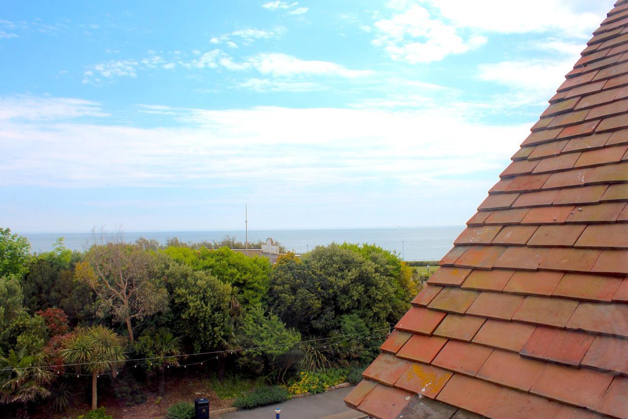 By The Sea Bed And Breakfast Eastbourne Ngoại thất bức ảnh