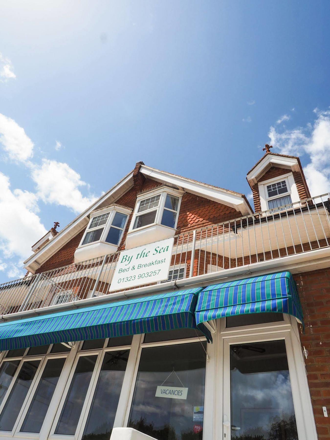 By The Sea Bed And Breakfast Eastbourne Ngoại thất bức ảnh