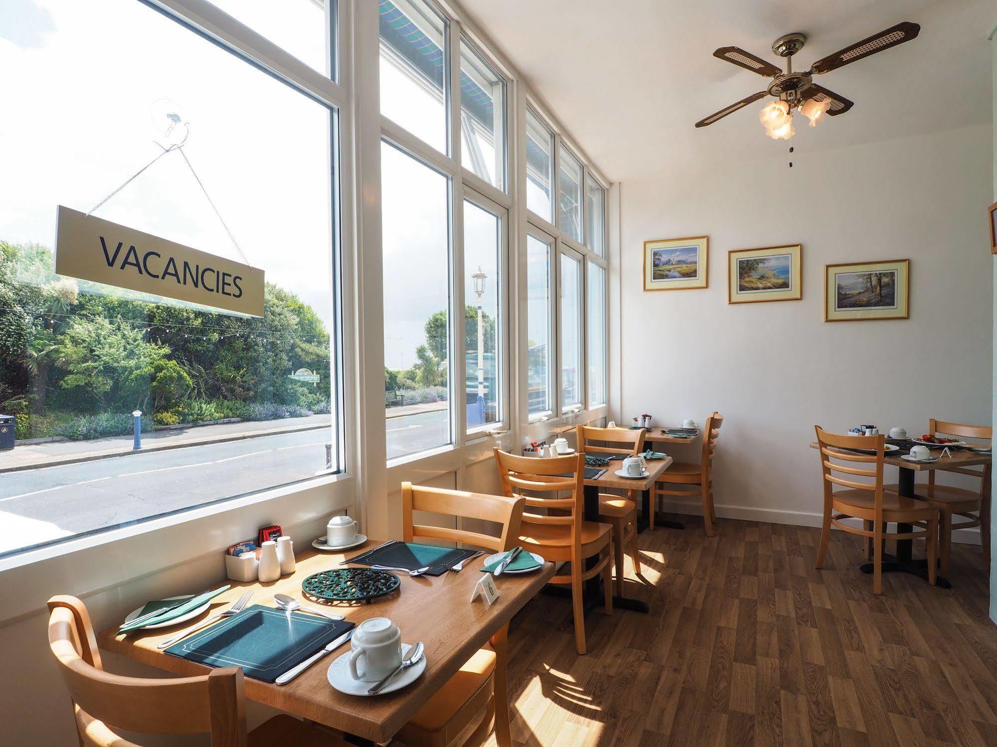 By The Sea Bed And Breakfast Eastbourne Ngoại thất bức ảnh