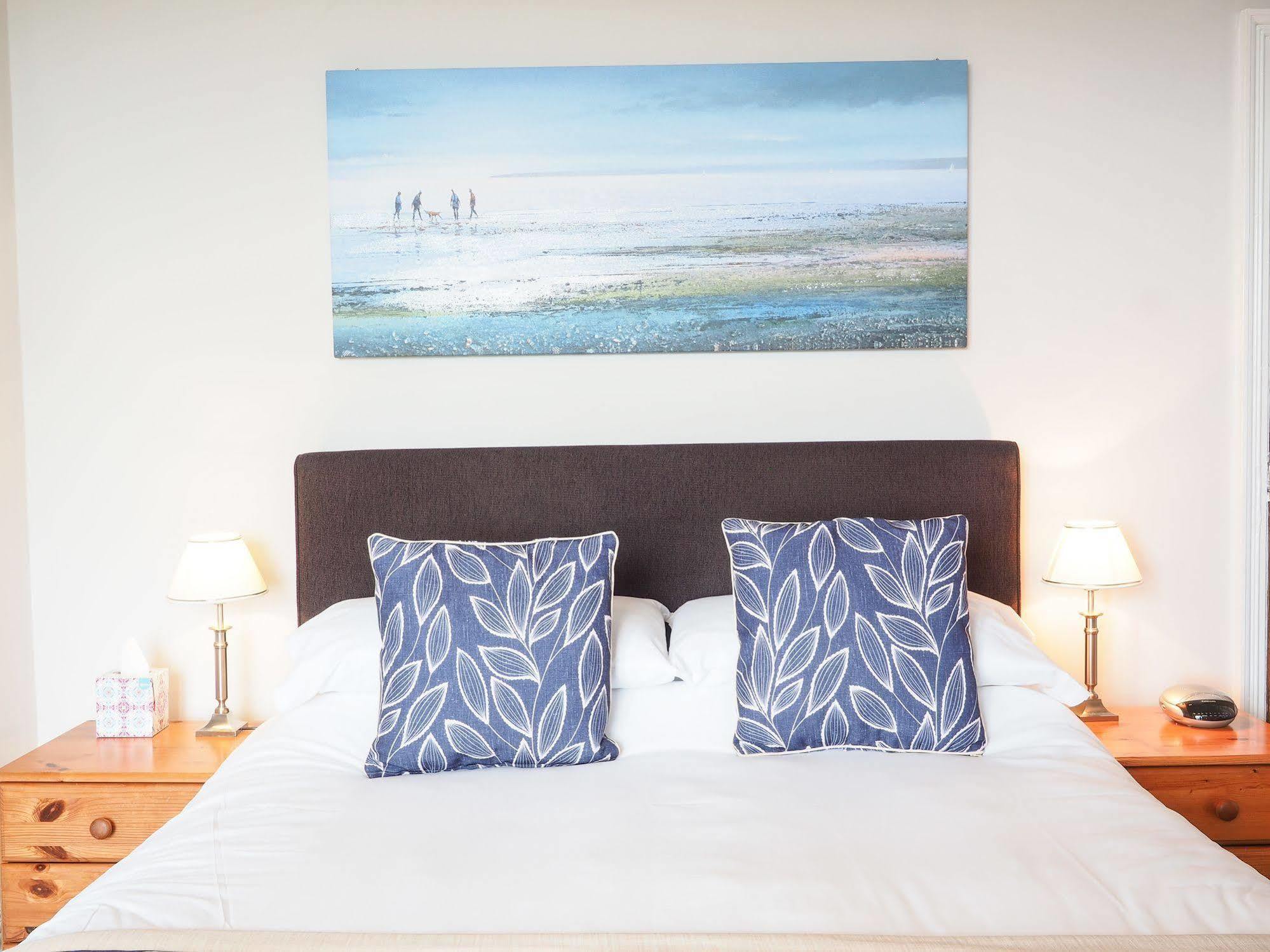 By The Sea Bed And Breakfast Eastbourne Ngoại thất bức ảnh