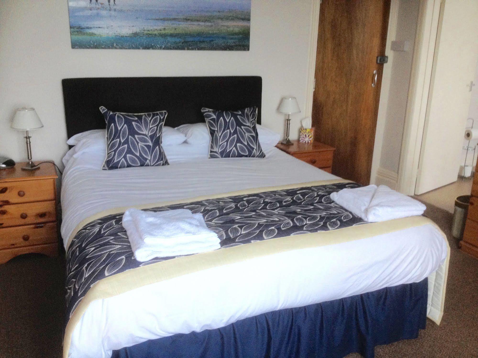 By The Sea Bed And Breakfast Eastbourne Ngoại thất bức ảnh