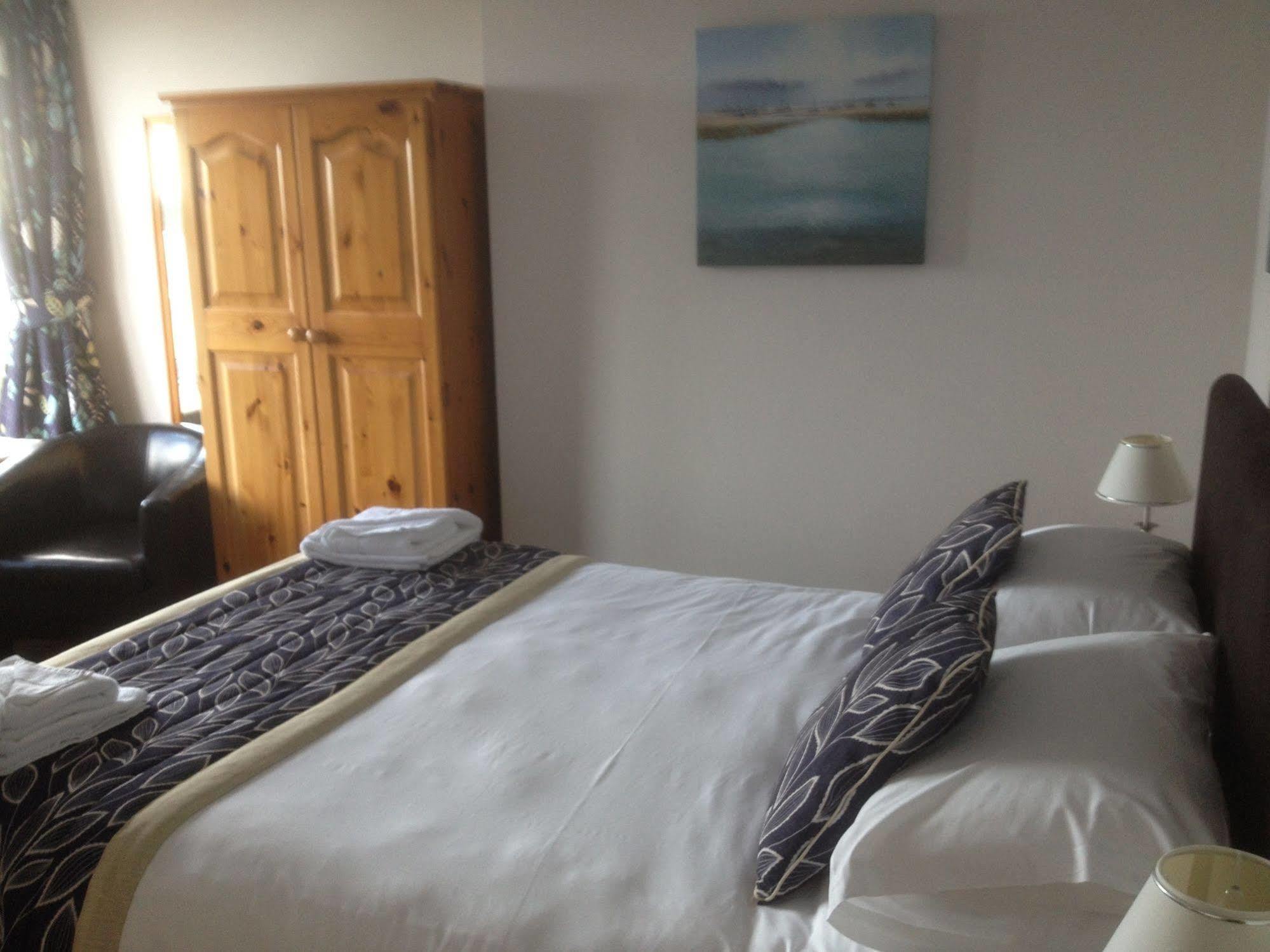 By The Sea Bed And Breakfast Eastbourne Ngoại thất bức ảnh
