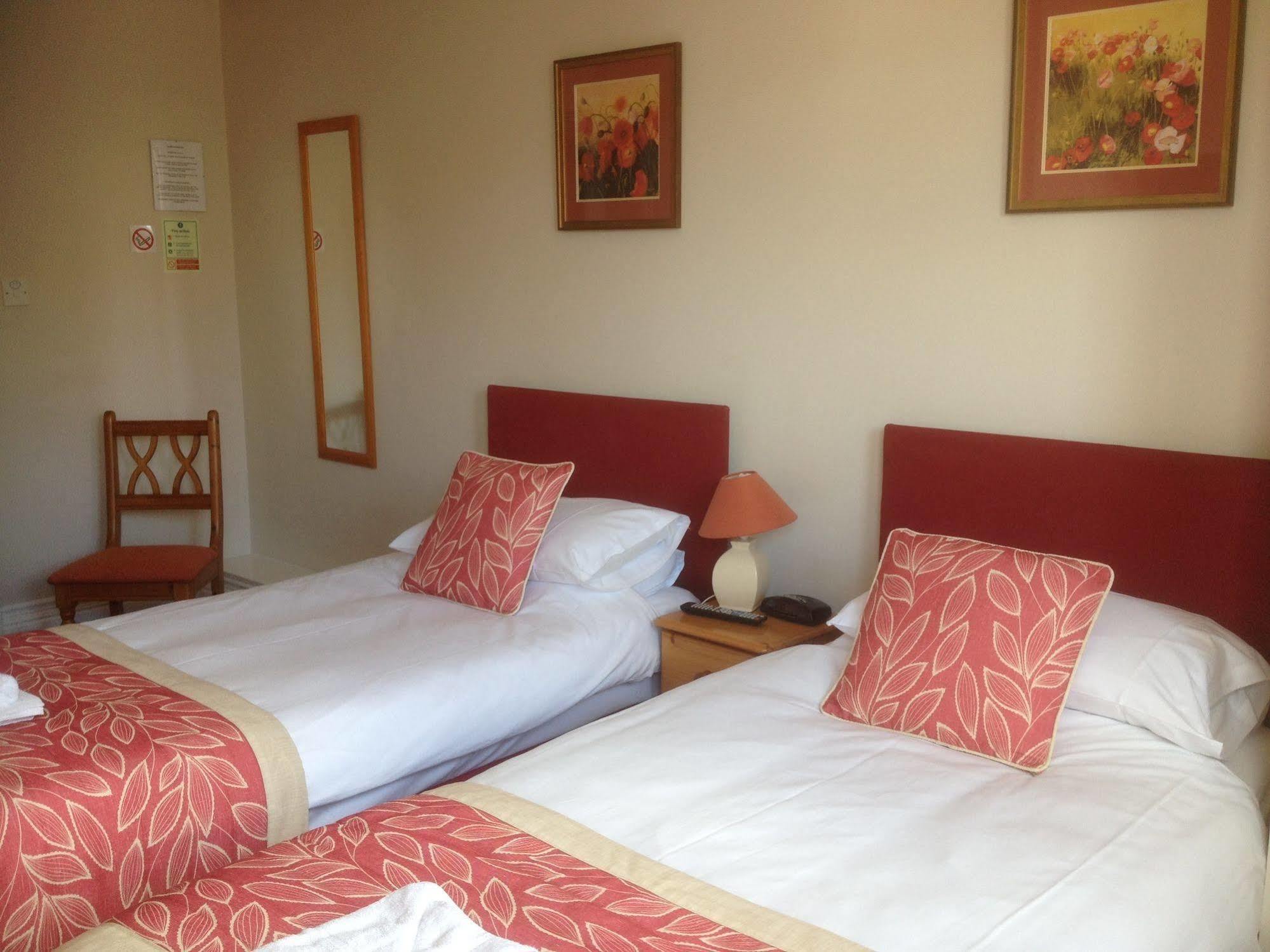 By The Sea Bed And Breakfast Eastbourne Ngoại thất bức ảnh